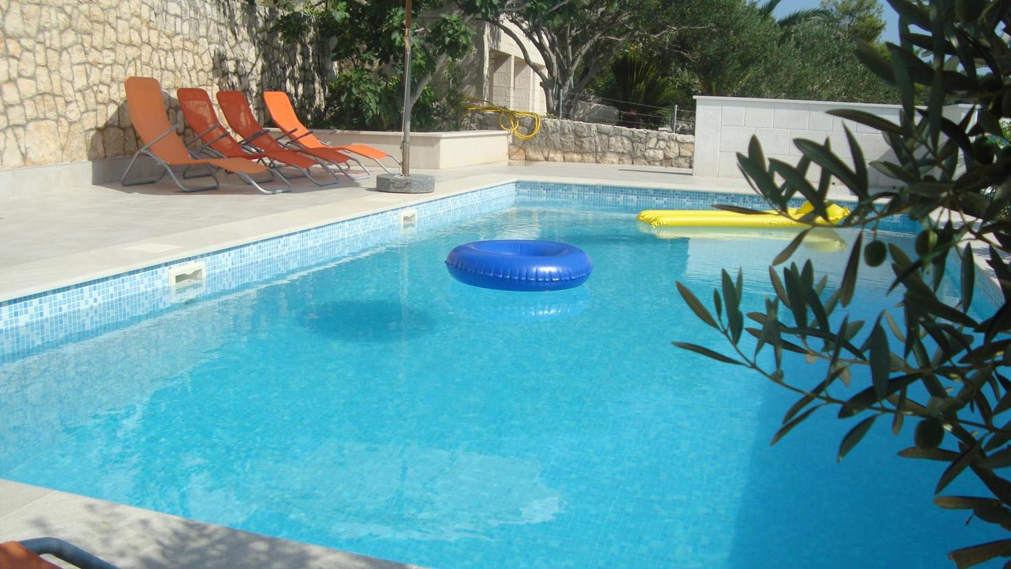 Apartments Niana With Heated Seawater Swimingpool Donji Okrug  Kültér fotó