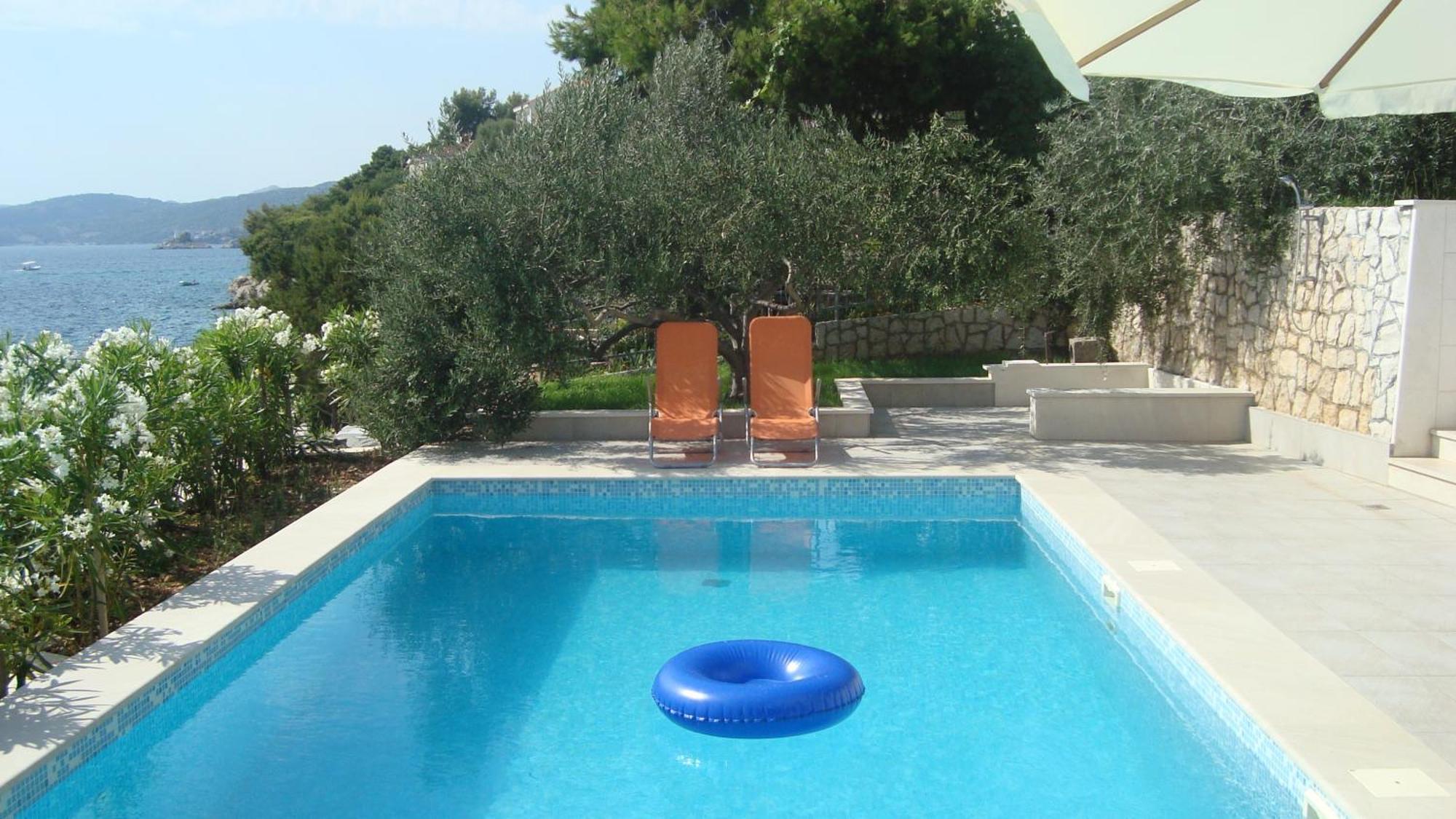 Apartments Niana With Heated Seawater Swimingpool Donji Okrug  Kültér fotó