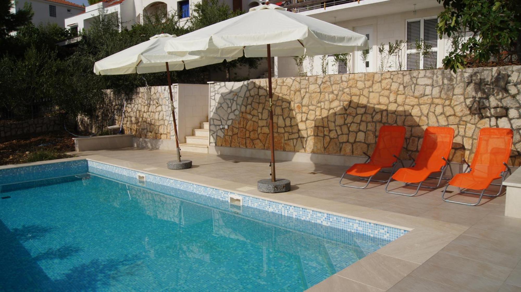 Apartments Niana With Heated Seawater Swimingpool Donji Okrug  Kültér fotó